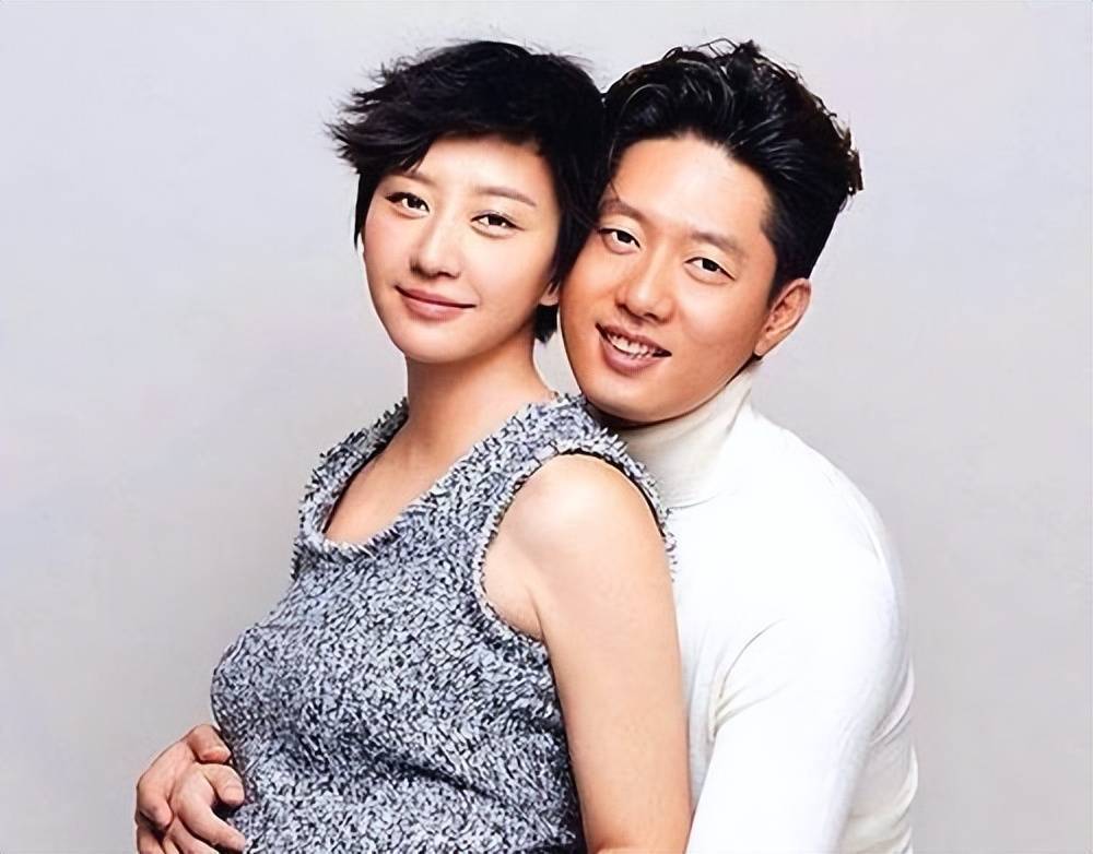 唐一菲近况曝光！嫁给凌潇肃饱受非议，如今儿女双全被宠成公主
