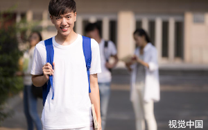 私生子抢我弟名额，我妈竟给他作证，我1通电话让他们当场下跪