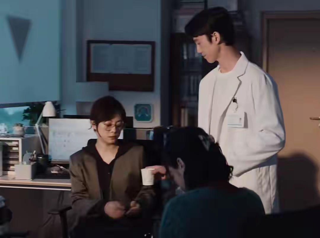 孙俪问蒋欣：昨晚看《危险关系》了吗？喜欢嘛？蒋欣的回复超好笑