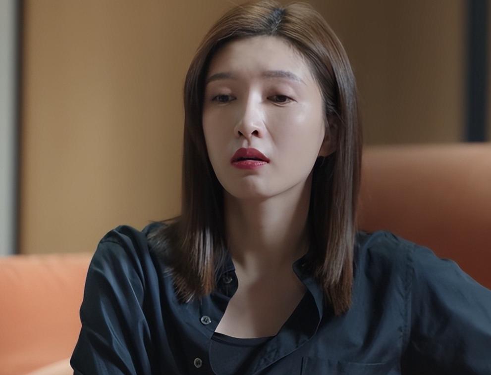 江疏影海外产子风波升级，遭正房儿子当众羞辱？王传君的话应验了