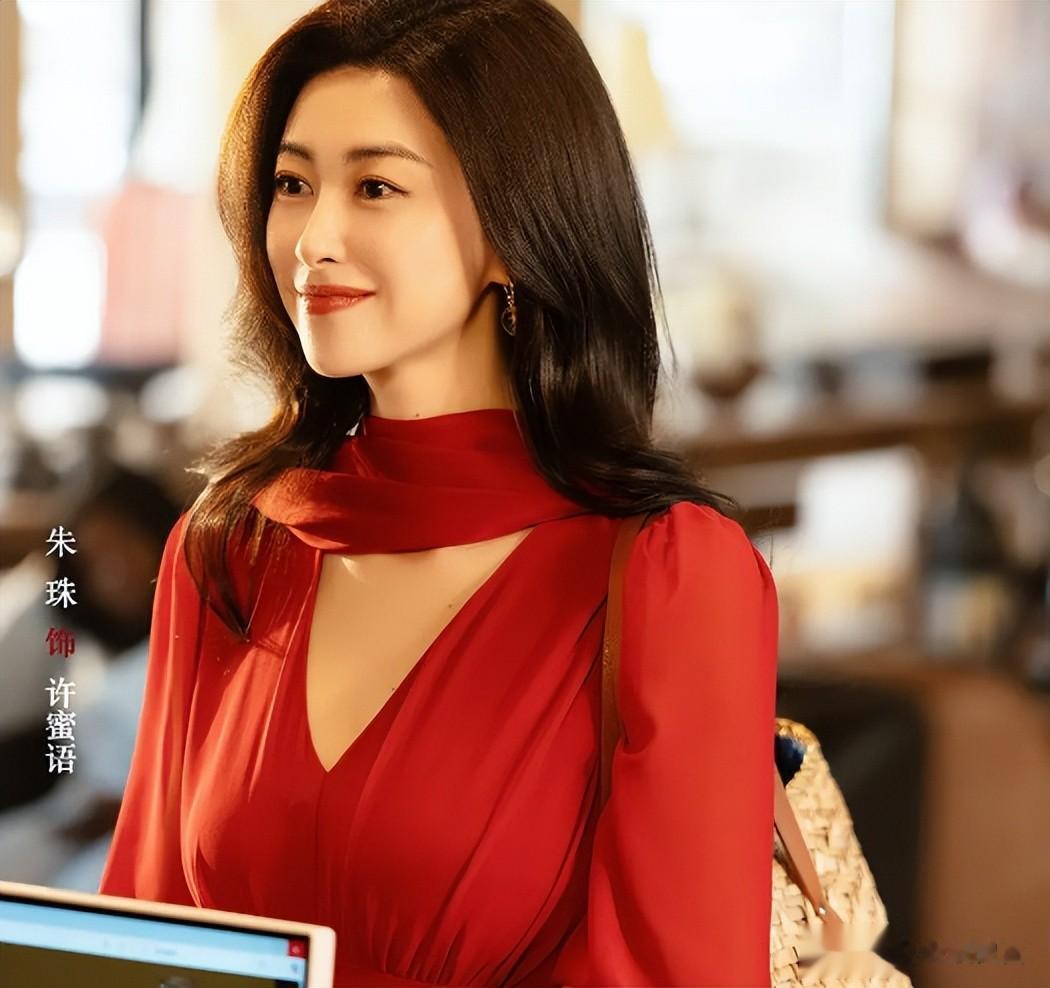女演员的长相有多重要？当李梦和朱珠同框，才知天然脸有多能打