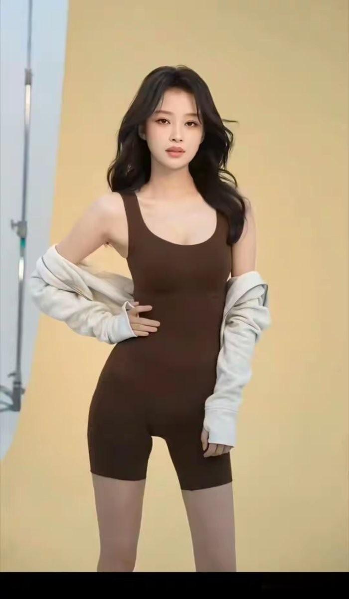 孙怡这么火也是有原因的，生完孩子身材还不走样，确实很厉害！