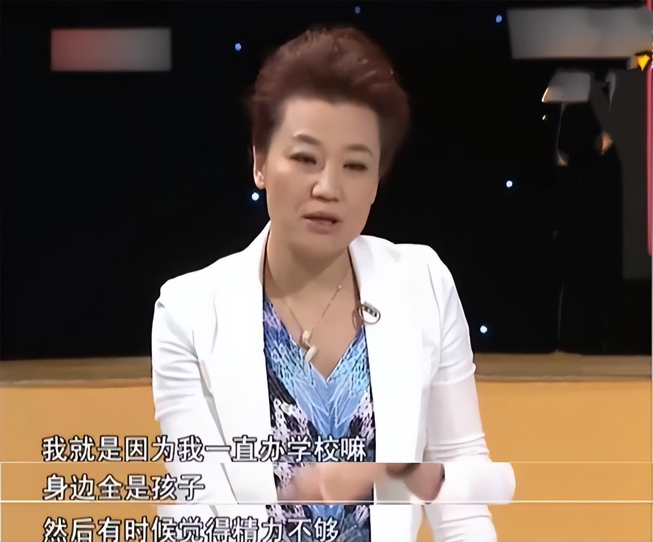 借陆树铭追悼会敛财、婚内出轨小香玉？王为念身上谣言究竟多离谱