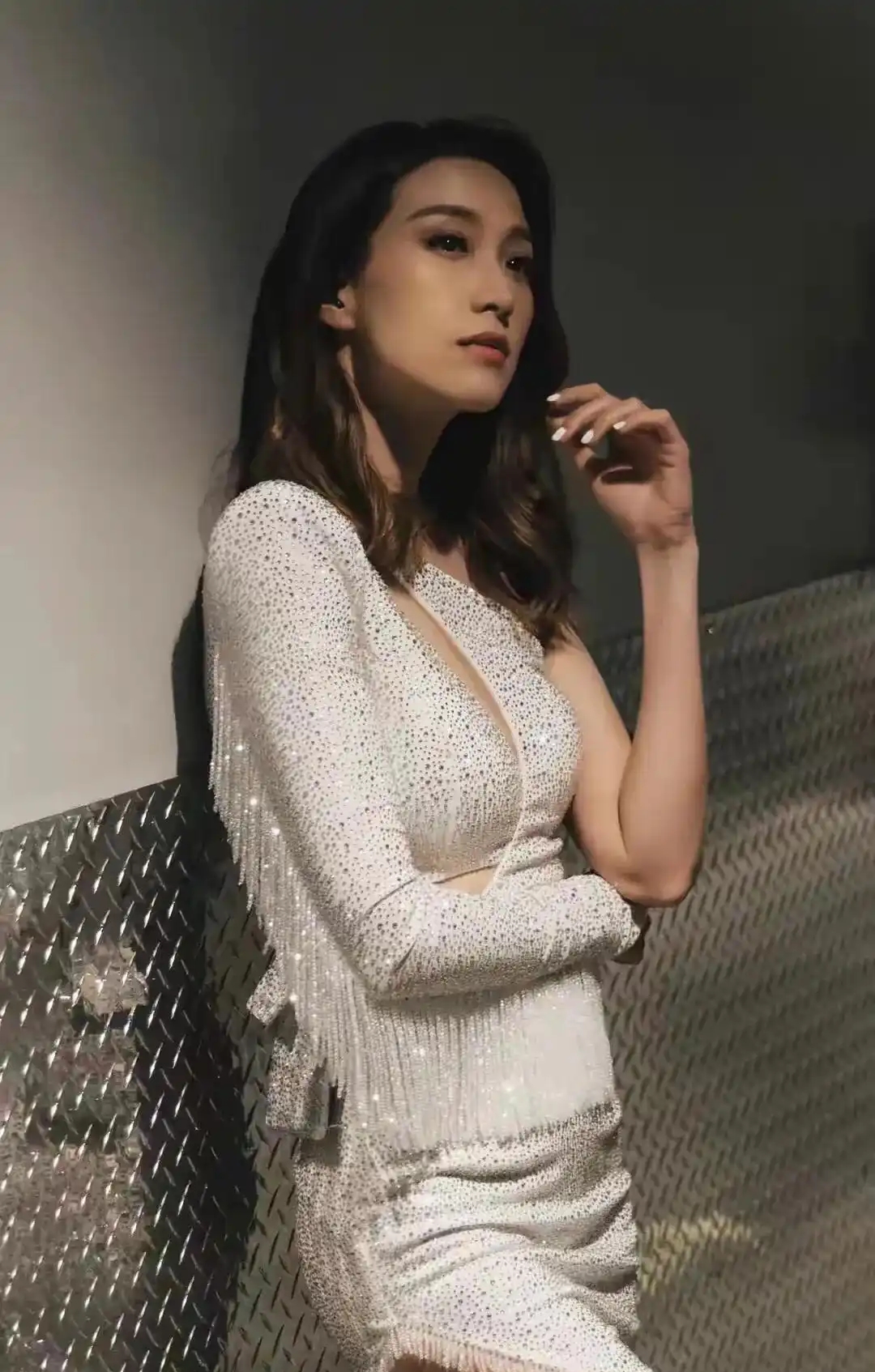 她曾陷入“四角恋”,如今45岁了还没有结婚