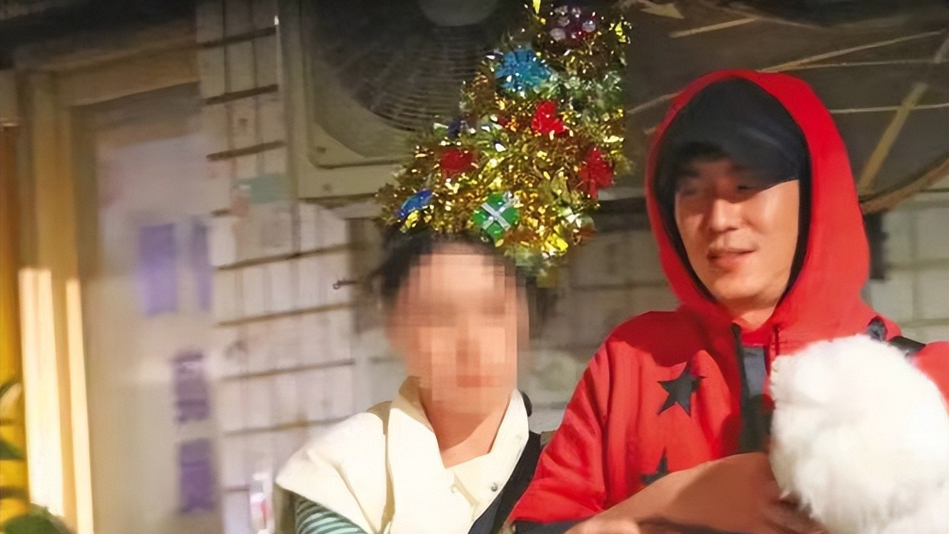 陈楚河紧跟林俊杰阮经天节奏，也谈了个年轻女友，大方承认恋情