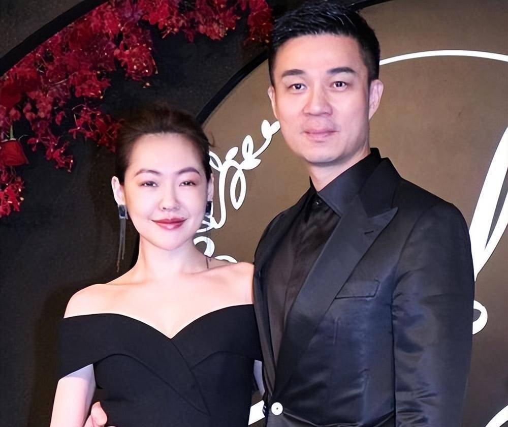 曝小S哭瘫在陈建州门前！与许雅钧疑分居，马筱梅想让儿子随母姓