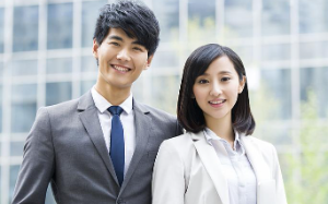 我陪他吃糠咽菜二十年，他身家过亿却不肯掏我爸60万手术费？