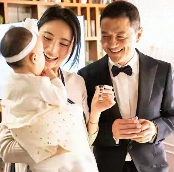 摊牌了！离婚5个月了海哈金喜和李亚鹏高调宣布复婚而且还很体面