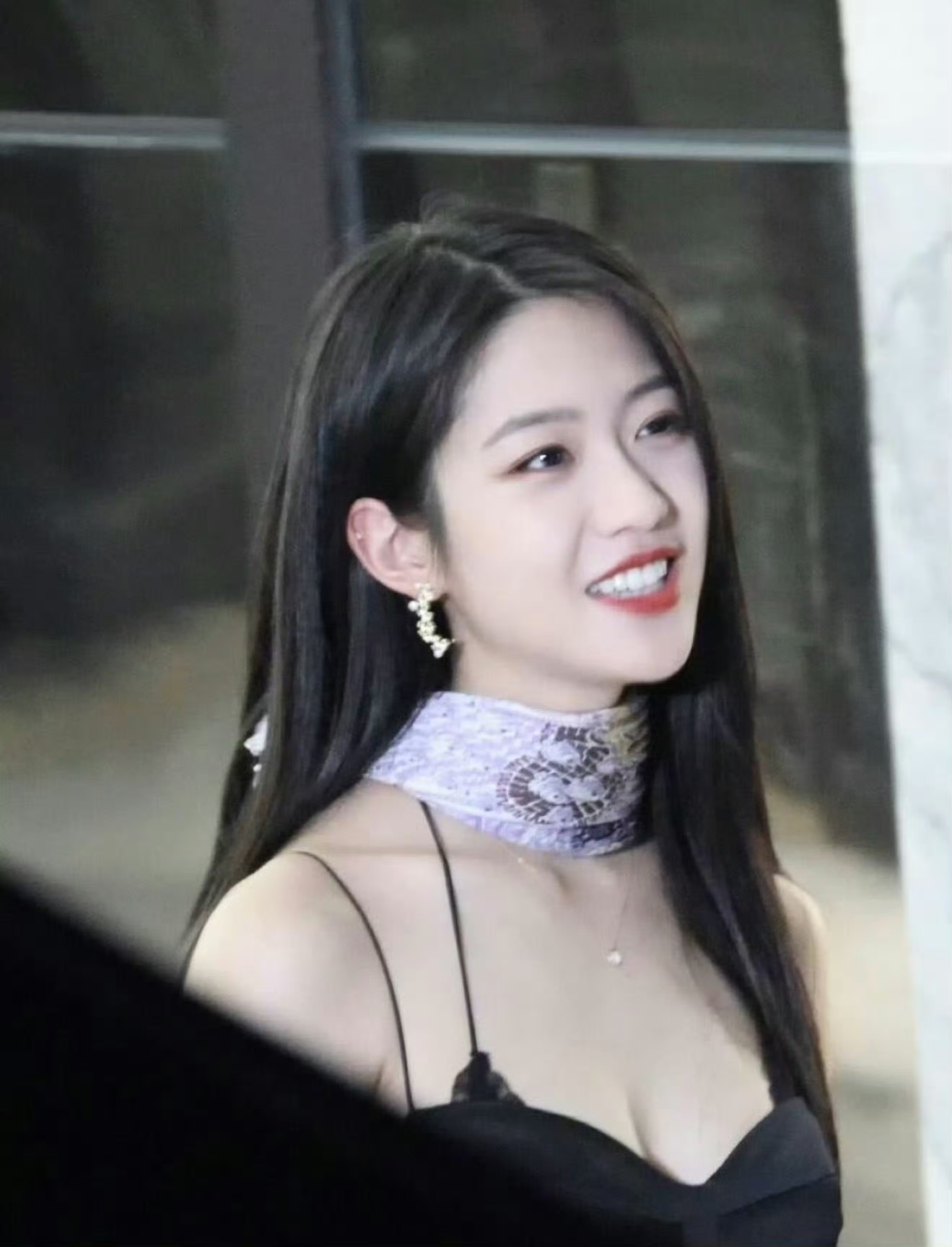 向涵之 路透黑裙 身材太顶了 媚骨天成 被狠狠地迷住了！