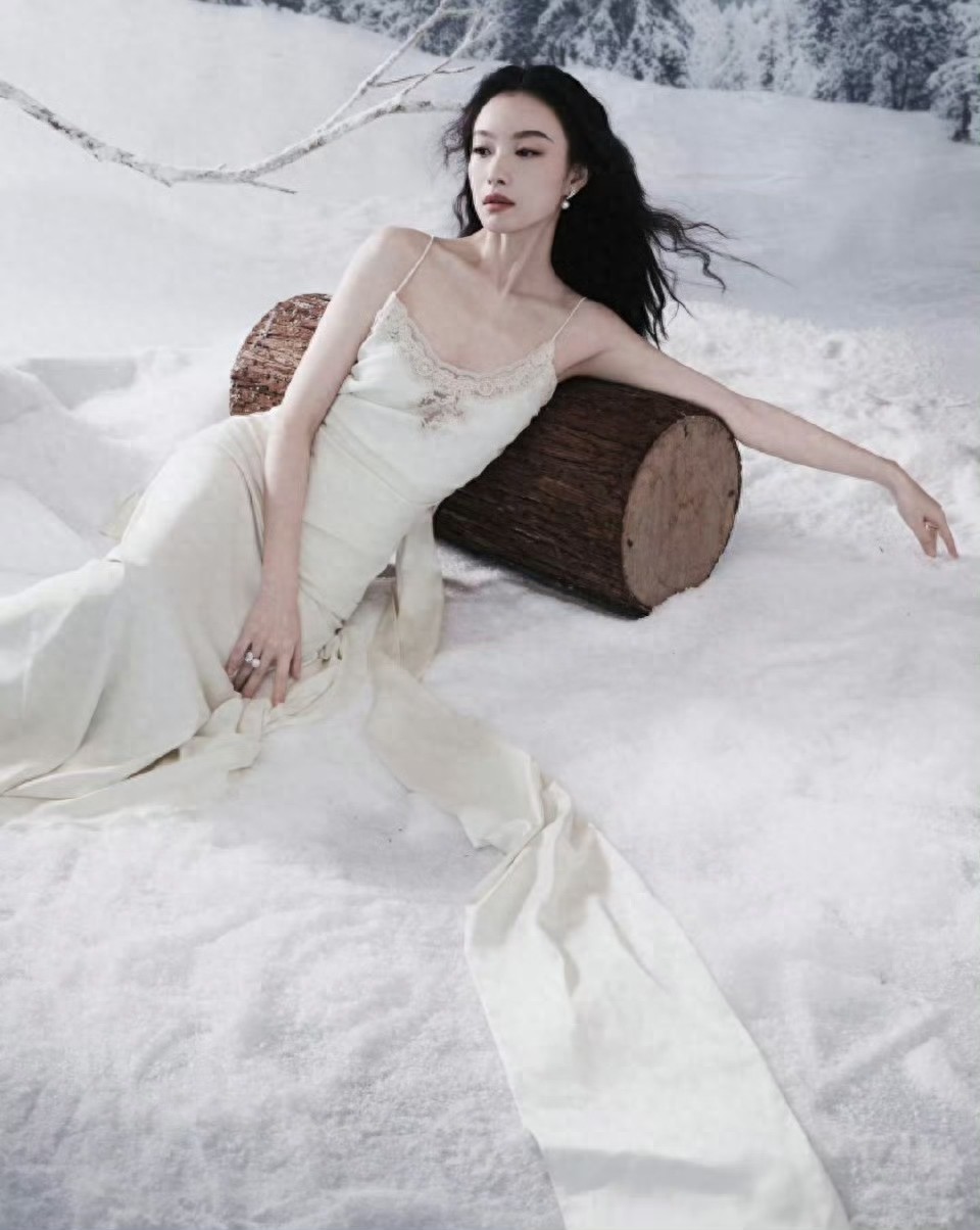 倪妮的一组雪地图片～