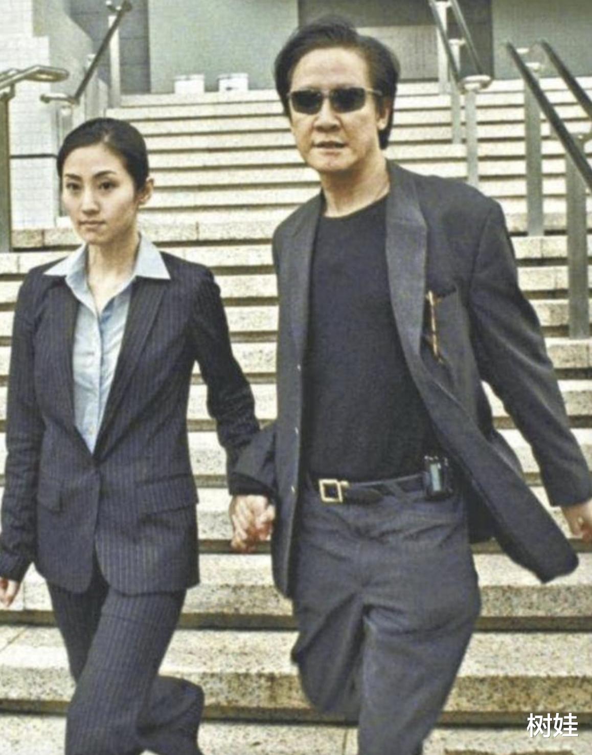 51岁张玉珊携男友吃盆菜宴，透露已拍婚纱照，与对方女儿相处融洽