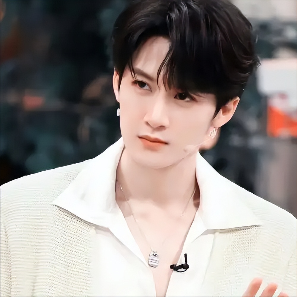 恋情曝光，3天战2女，疑似怀孕，1月刚开始，娱乐圈又有新“瓜”