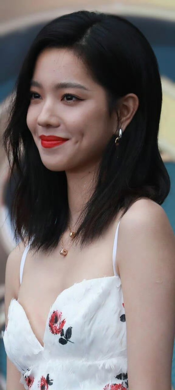 网友：庄达菲两个小酒窝太迷人了 ???