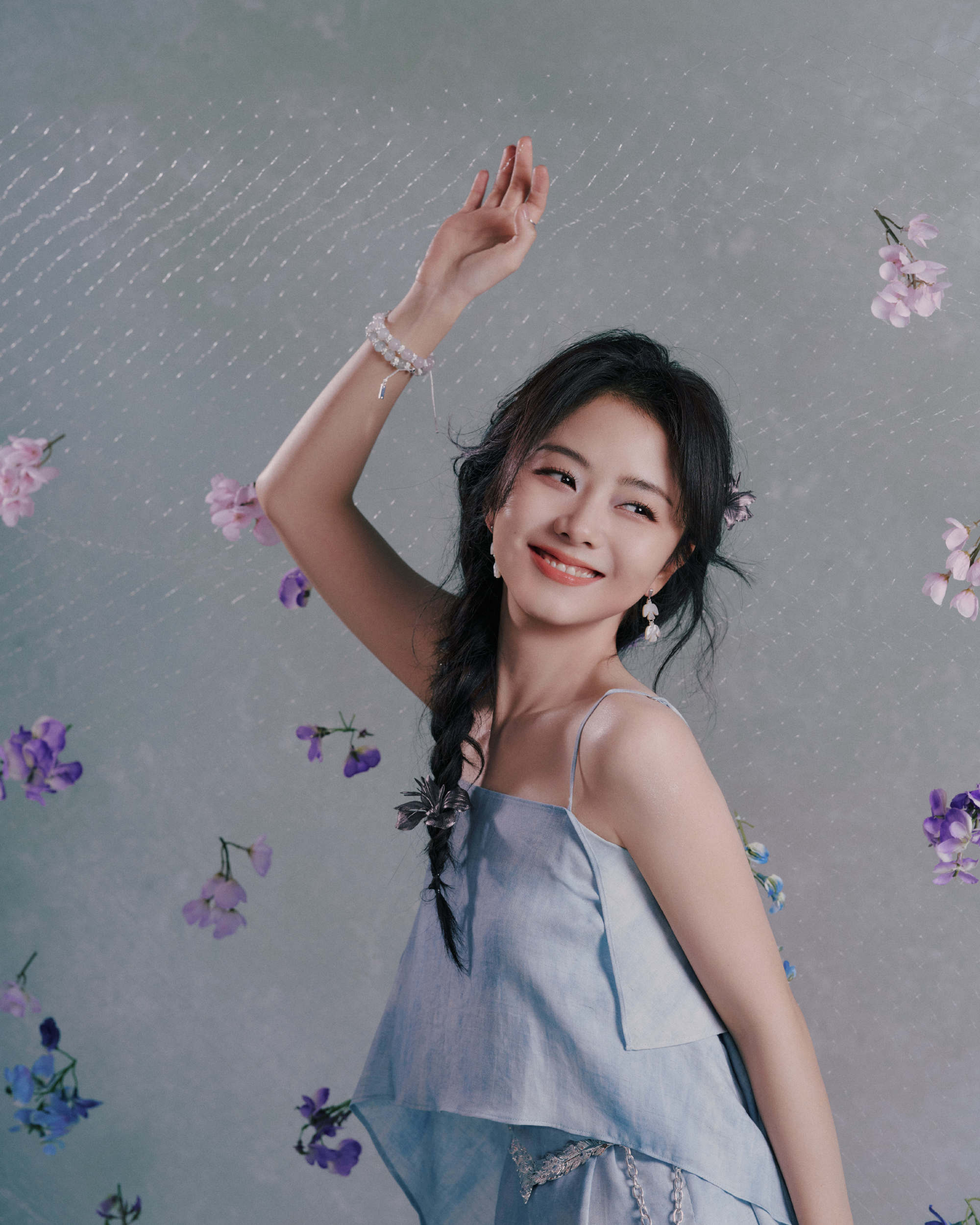 谭松韵：“妹感姐”的完美诠释，甜软与气场并存！