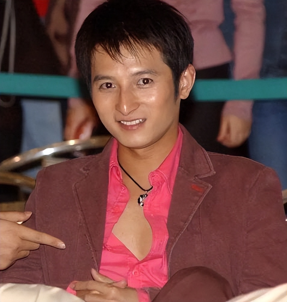从主持人到\精神病\，49岁无妻无子的李维嘉，给不婚人士提了个醒