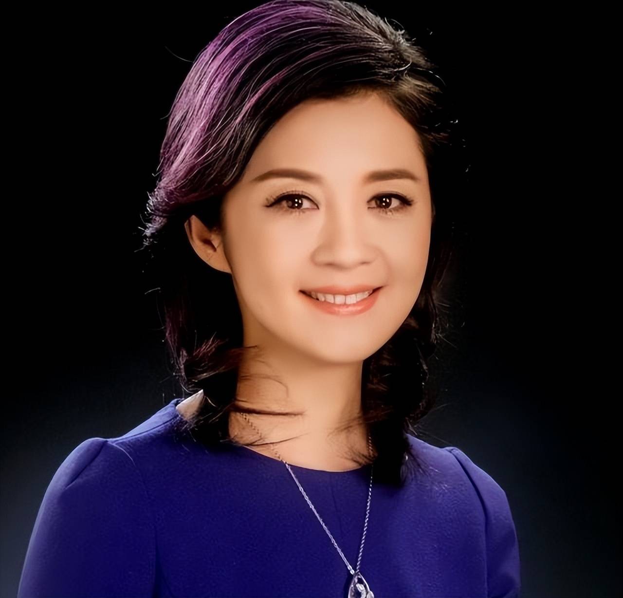 不是不报时候未到!知三当三,孕肚上位的她,终于迎来了“报应”