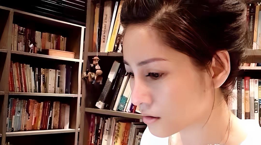 47岁沈星现状：在香港居住，做了6年单亲妈妈，把女儿养的真好