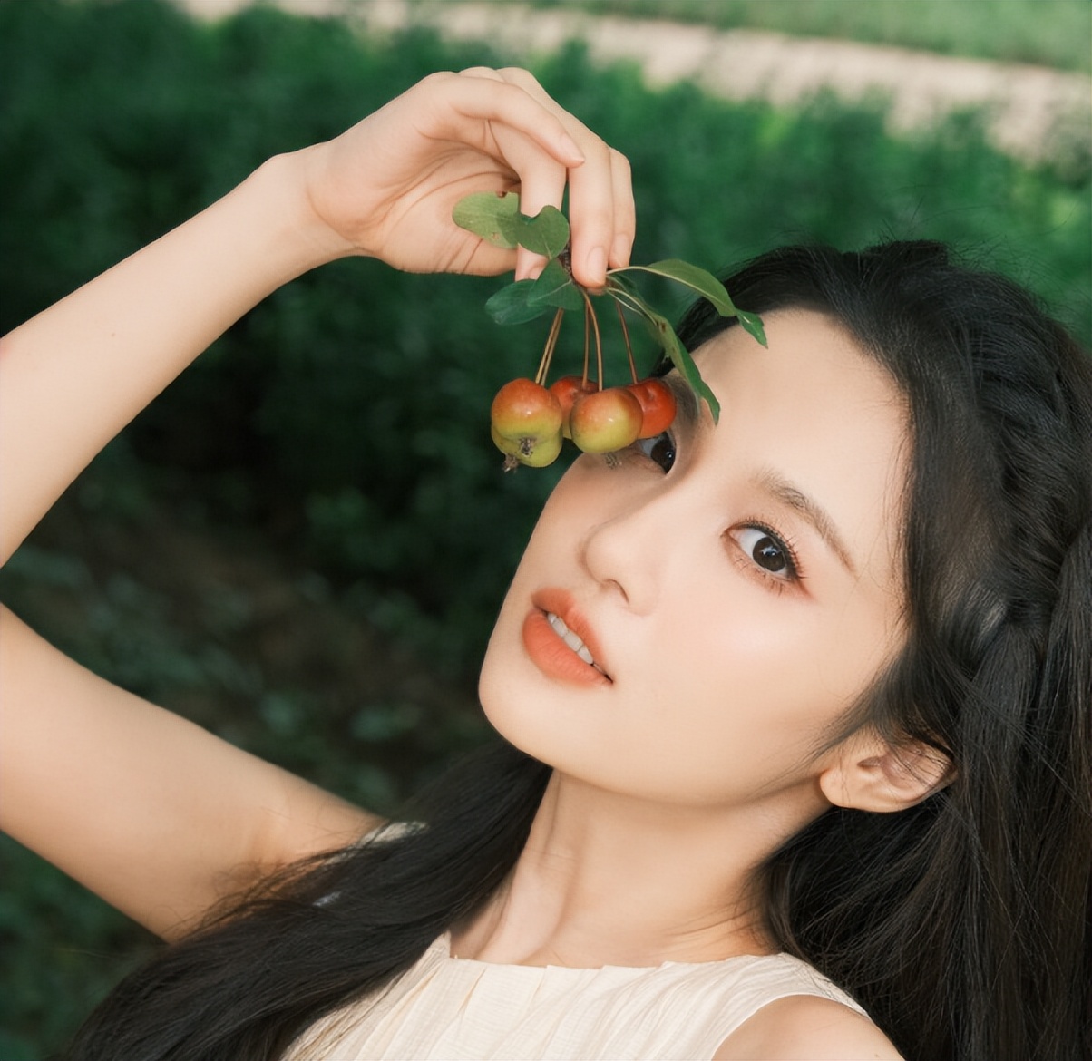 没资源，没热度，32岁“谋女郎”处境尴尬，只能与47岁于正演情侣