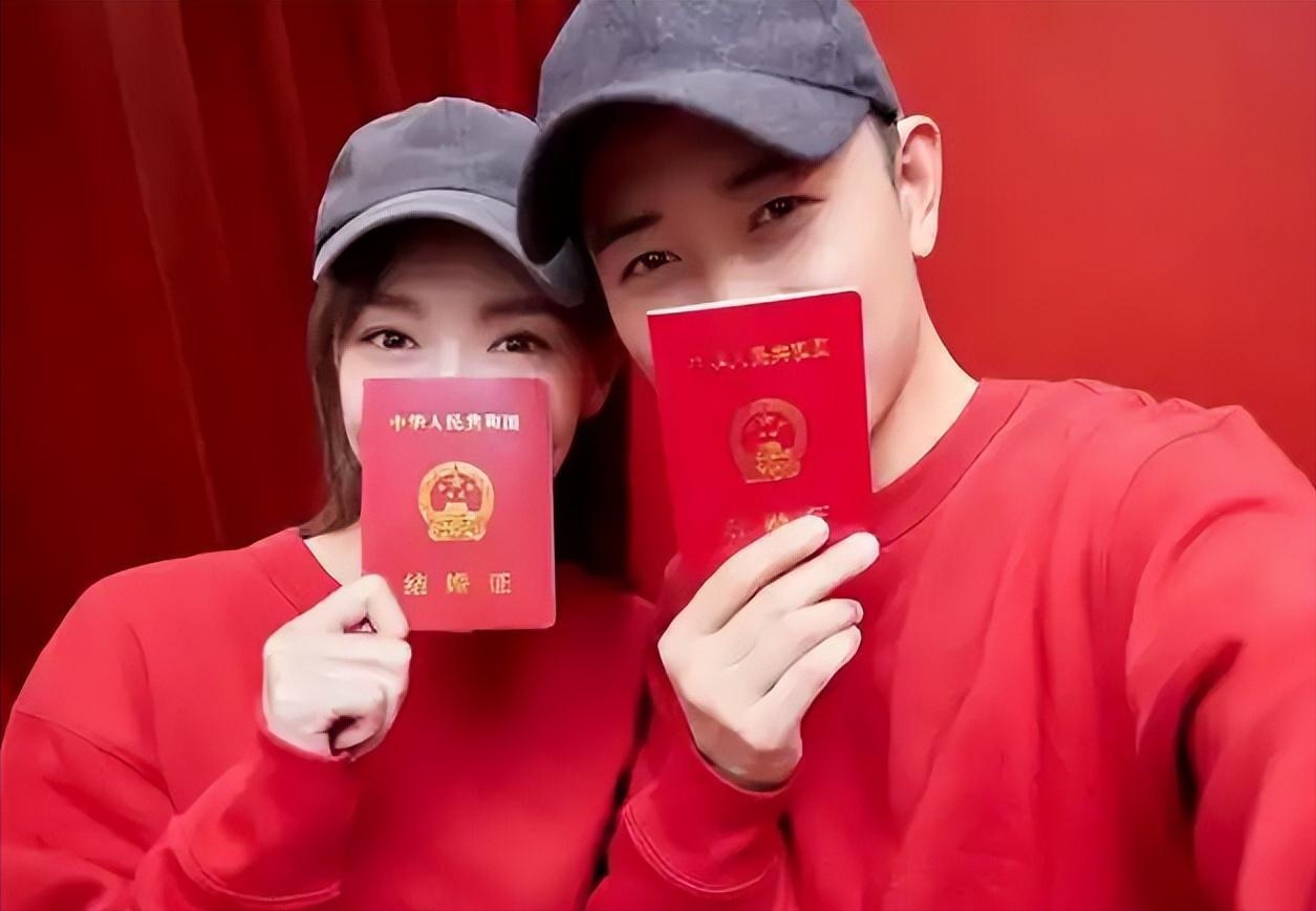 婚变传闻仅2个月，44岁罗晋高调官宣喜讯，唐嫣终于可以放心了