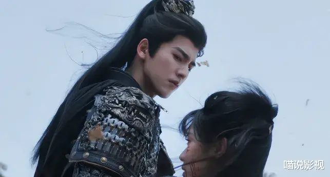 意外出圈！50岁何润东“蹭”上张凌赫热度，口碑逆袭堪比教科书