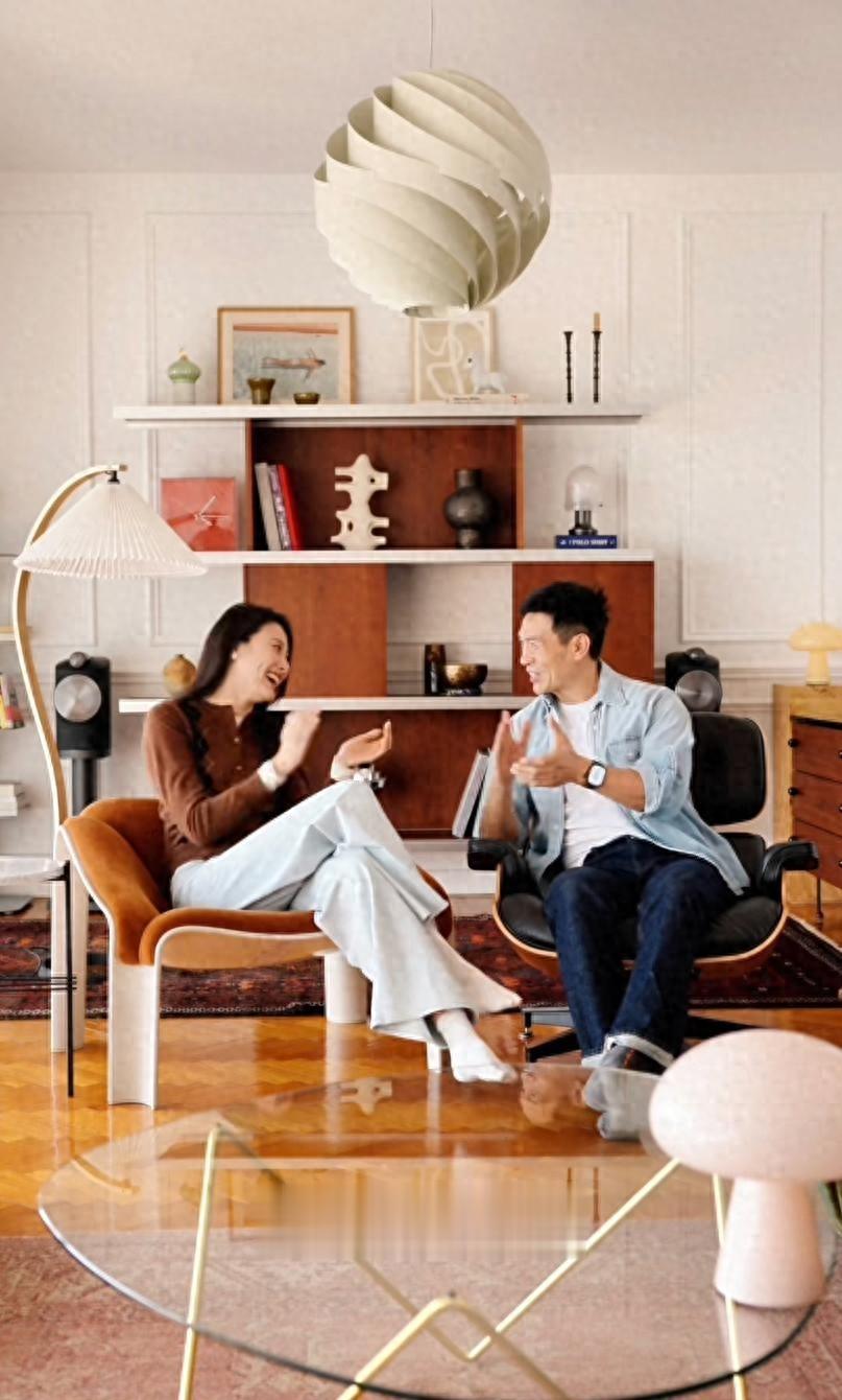 他俩没复婚，却住回了同一套房。