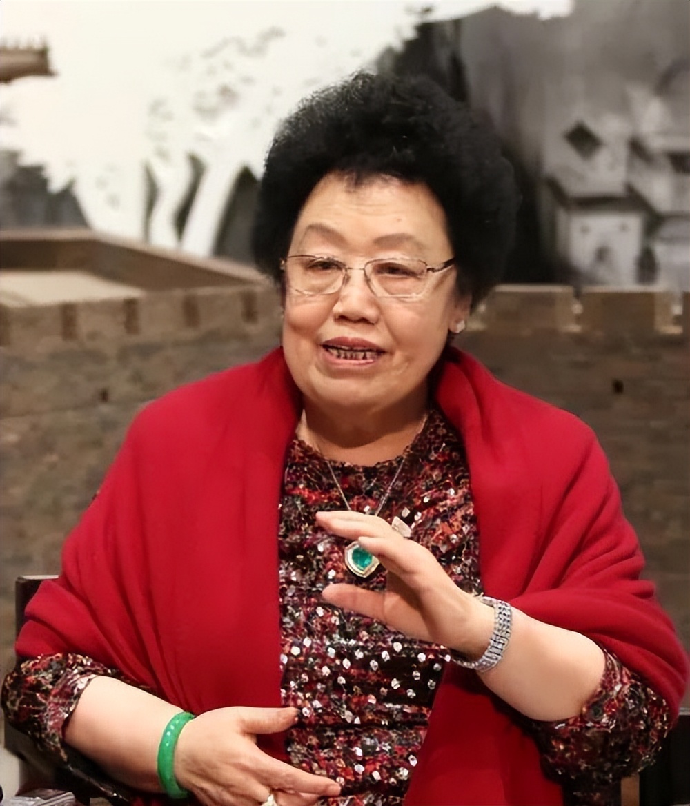 身价超百亿,坐拥北京一条街,有私人飞机,京圈顶级富婆有哪些