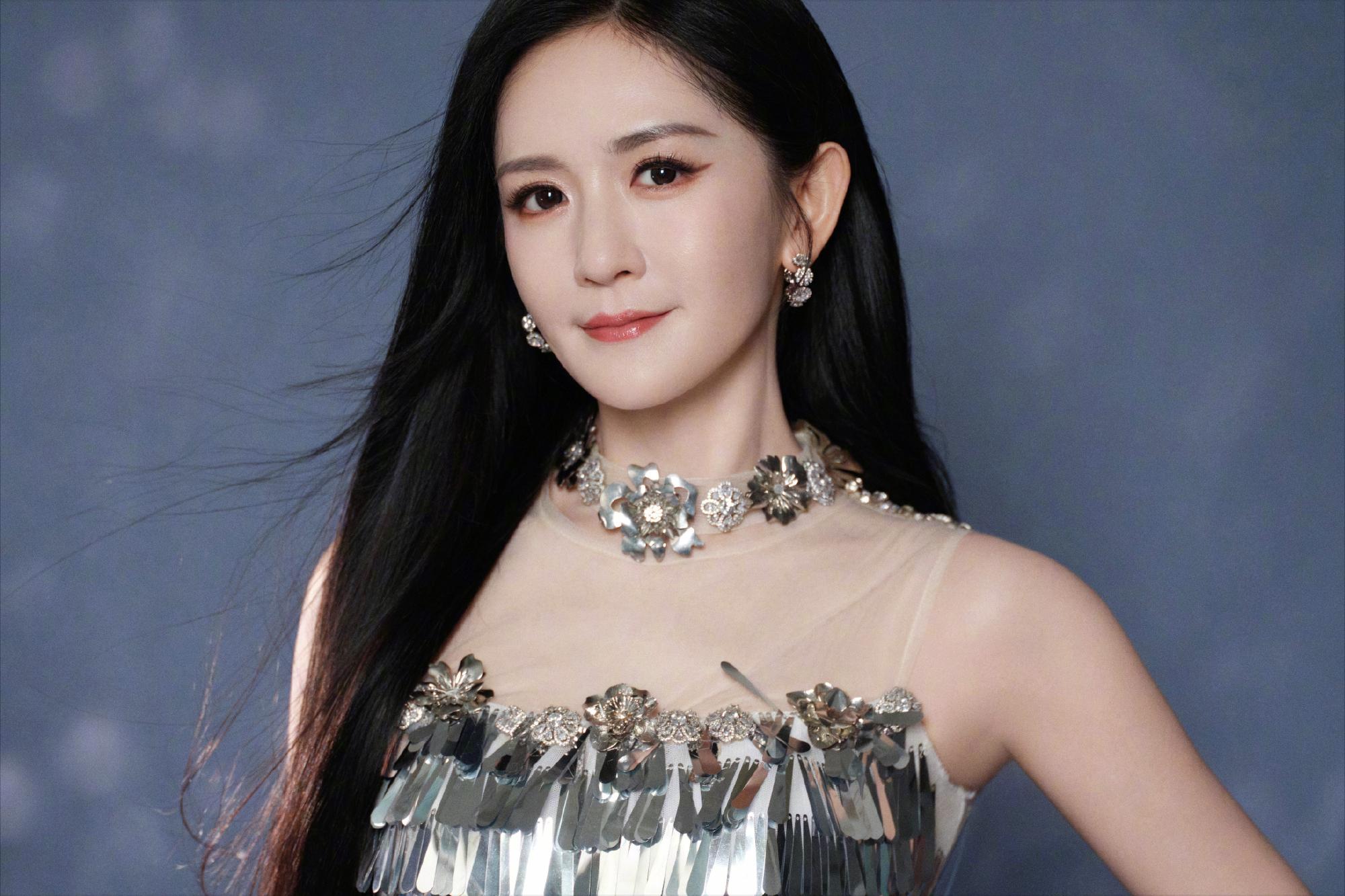 钱赚够了，名声没了，谢娜开演唱会迎来全网骂潮，刘烨当初没说谎