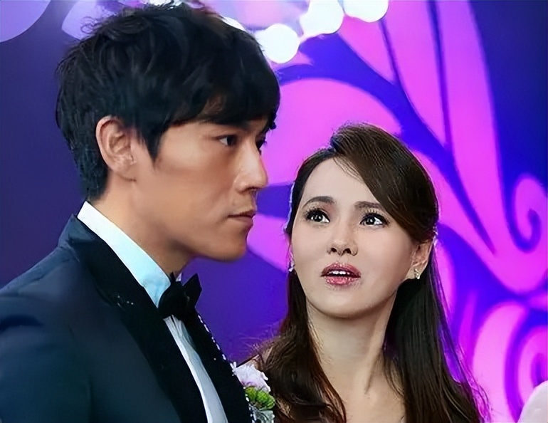 58岁伊能静不再隐瞒！公开与秦昊结婚真相，原来庾澄庆当初没说谎