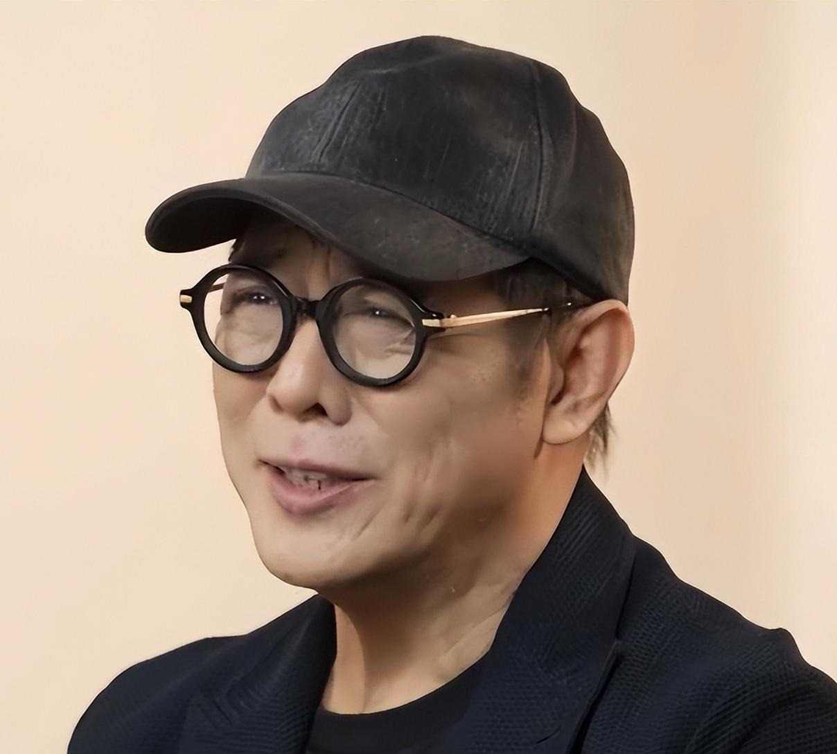 \一夜回春\真相大白1个月，小动作不断的李连杰，真实心思藏不住