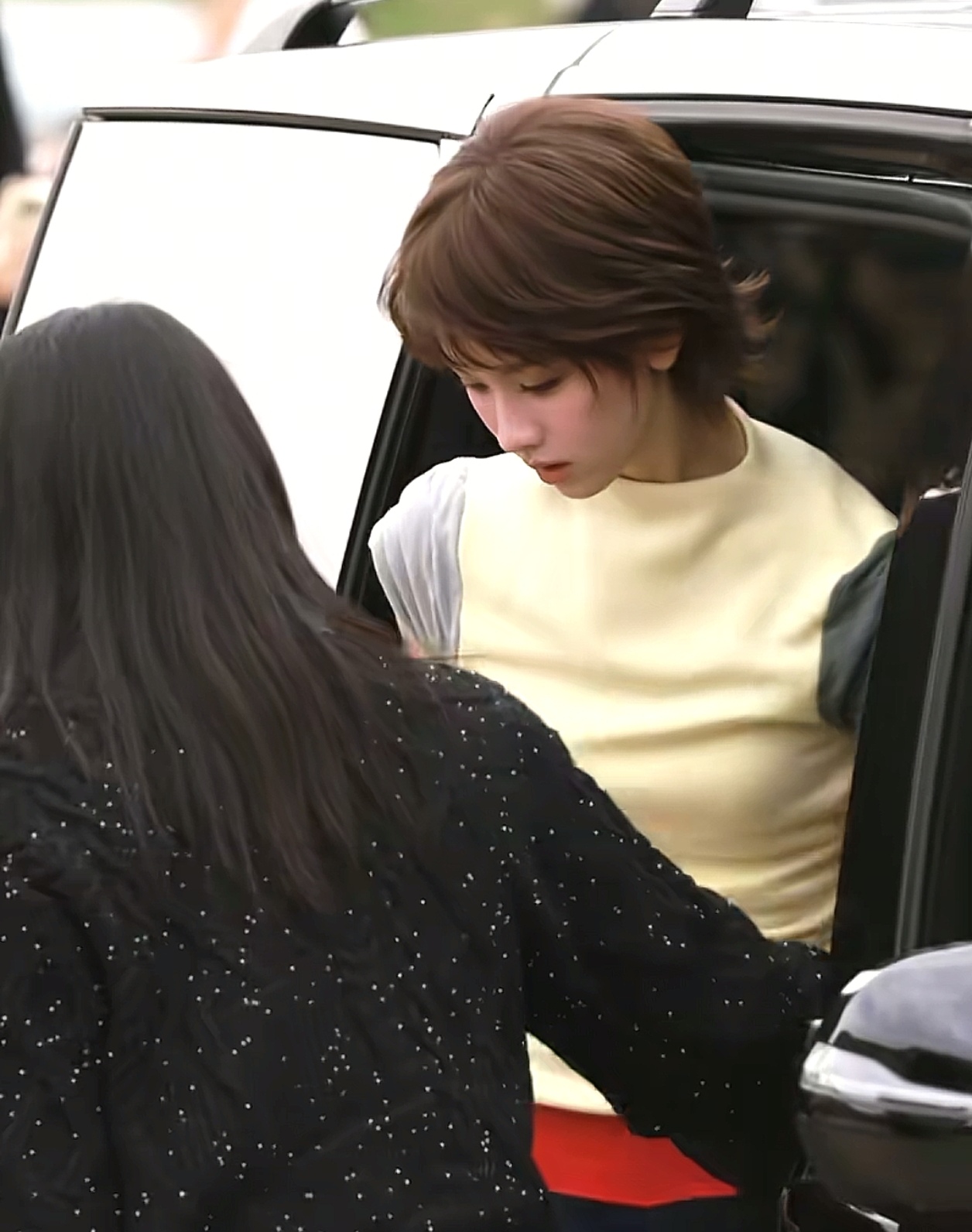 陈都灵短发妆很惊艳，有辨识度很灵动，不是以往那种娇滴滴的形象