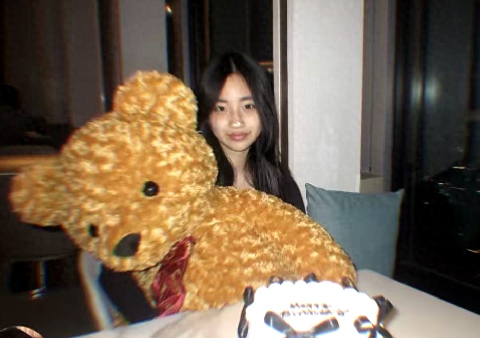 小 S 女儿许老三 14 岁生日！昔日像谐星，如今颜值逆袭撞脸王祖贤