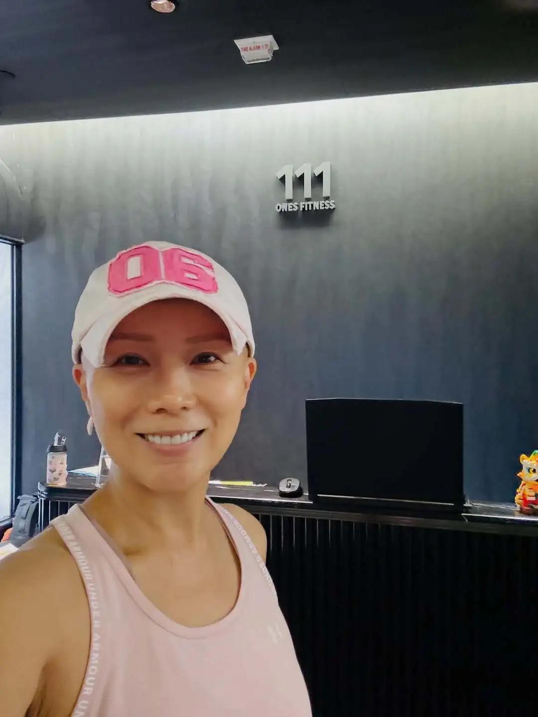 51岁前港姐积极抗癌!自爆被骗毕生积蓄,婉拒众筹低调变卖金器手袋