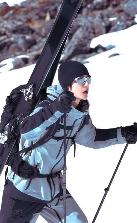 人心不足蛇吞象，王一博自曝是否结婚态度，恶心的一幕出现了