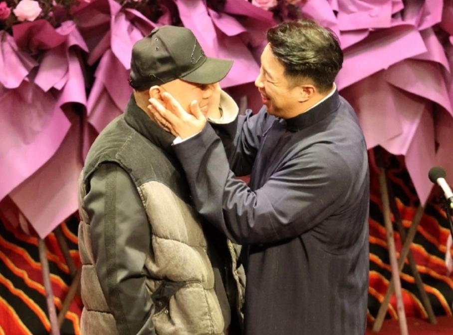 被相声大佬怒斥仅半月，岳云鹏现状曝光，事实证明郭德纲没看错人