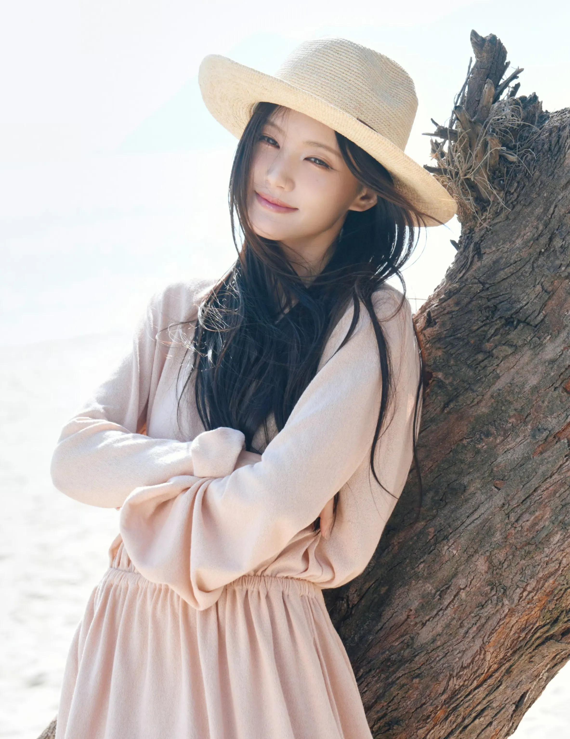 李一桐GLASS四月刊封面
