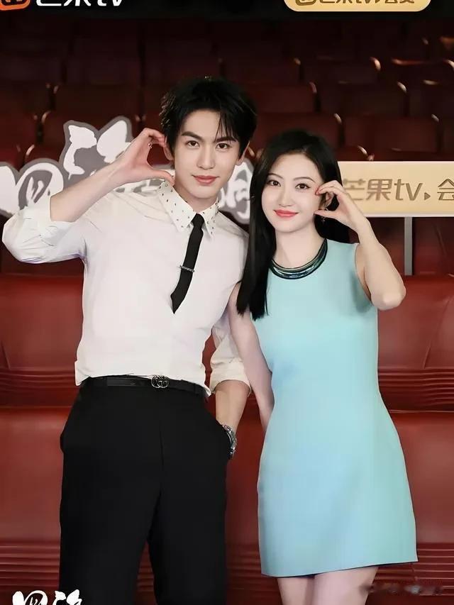 张凌赫搭档的8个女演员cp感排名，白鹿第3，田曦薇第2，第1是她