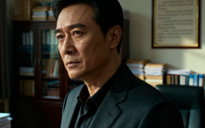 母亲病危领导故意拖延害我错过母亲最后一面，回公司后我让他跪地求饶