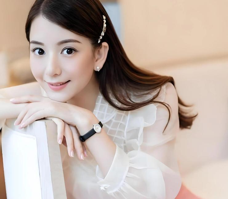 郭富城没想到，生三胎只4个多月，方媛就这样打出一副“王炸”