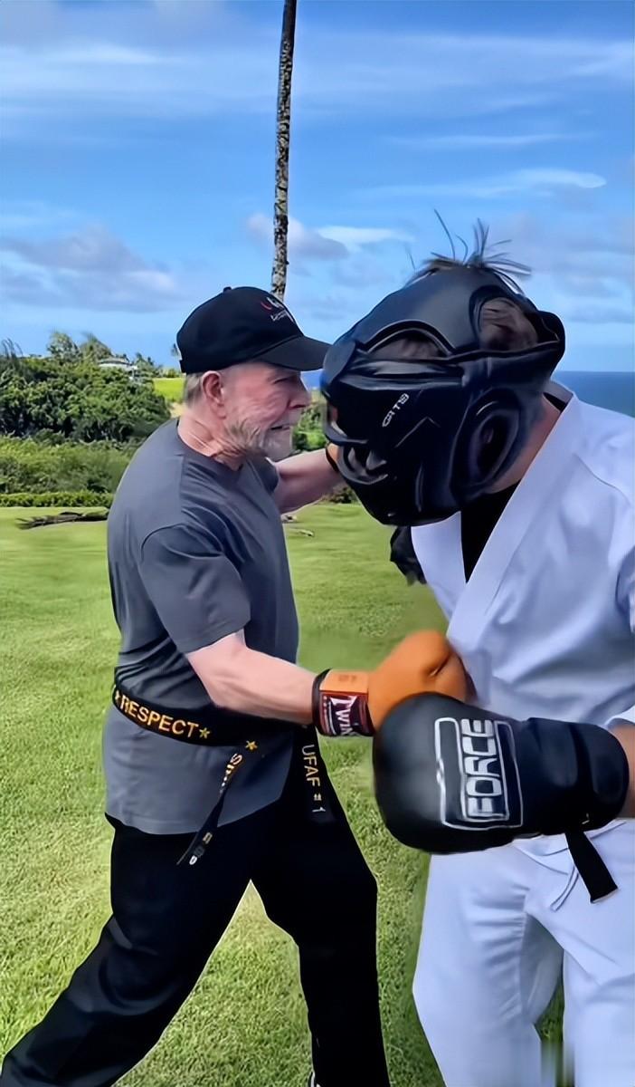 突发!曾在《猛龙过江》对决李小龙,86岁好莱坞硬汉紧急送医