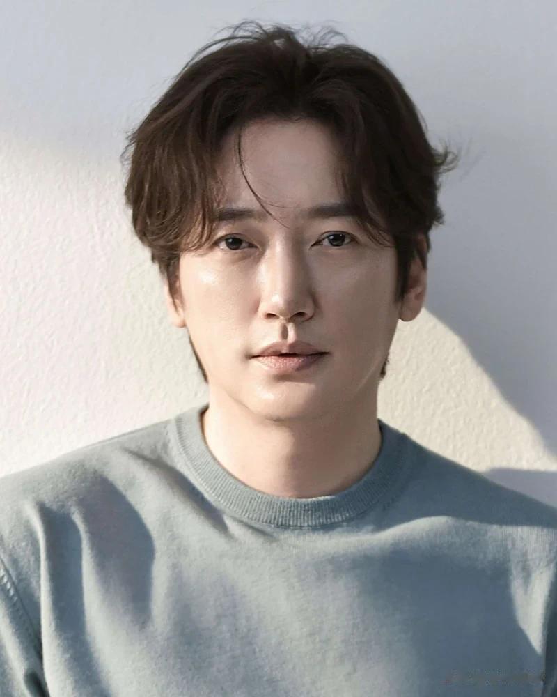 韩国男星惊传离世，年仅44岁，曾经历双亲和姐姐死亡，患上抑郁症