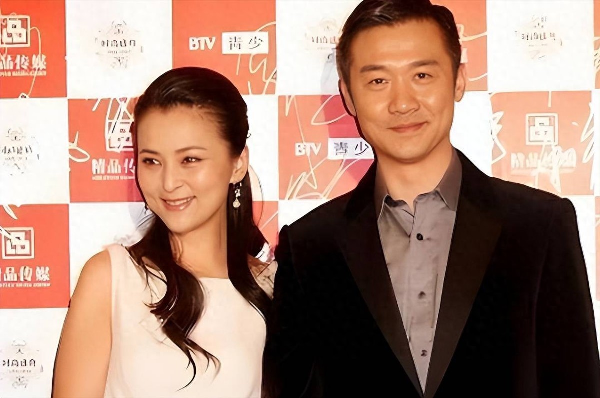 黄志忠也没料到, 自己抛弃的糟糠之妻何音, 如今成了别人的手中宝