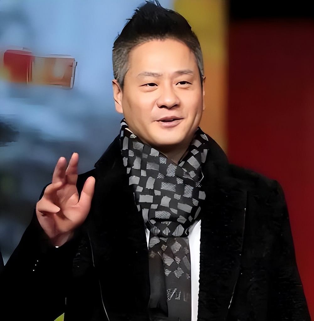 顶级负心汉！成名后与救命恩人离婚娶小三，如今前妻红了他糊了