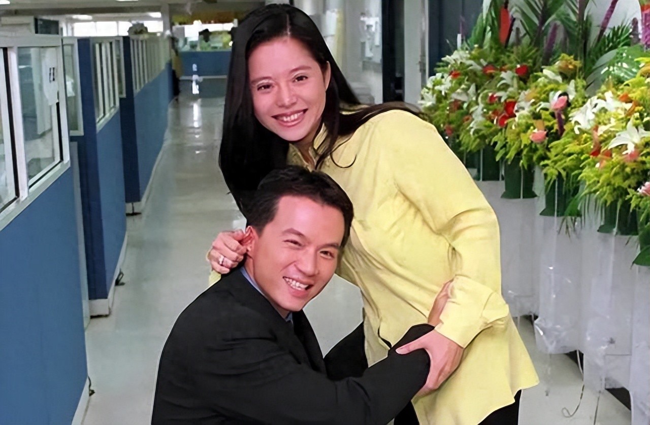 钱再多有什么用？红极一时的孙鹏夫妇，为了“魔头”儿子操碎了心