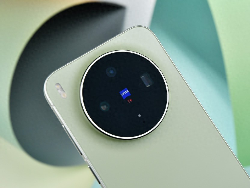 vivo X300s為什么叫“小V單”？現在入手值不值？
