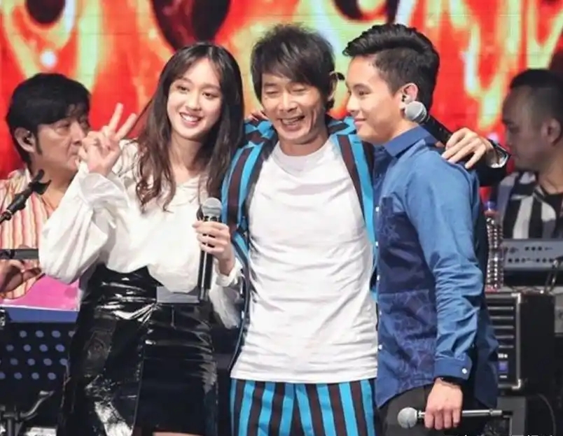 黄品源：与前妻分开后，56岁与国外美女再婚了