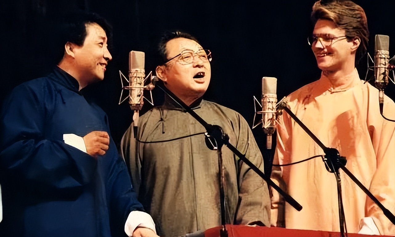 回加拿大生活的大山，60岁须发皆白很沧桑，重庆妻子仍风韵犹存