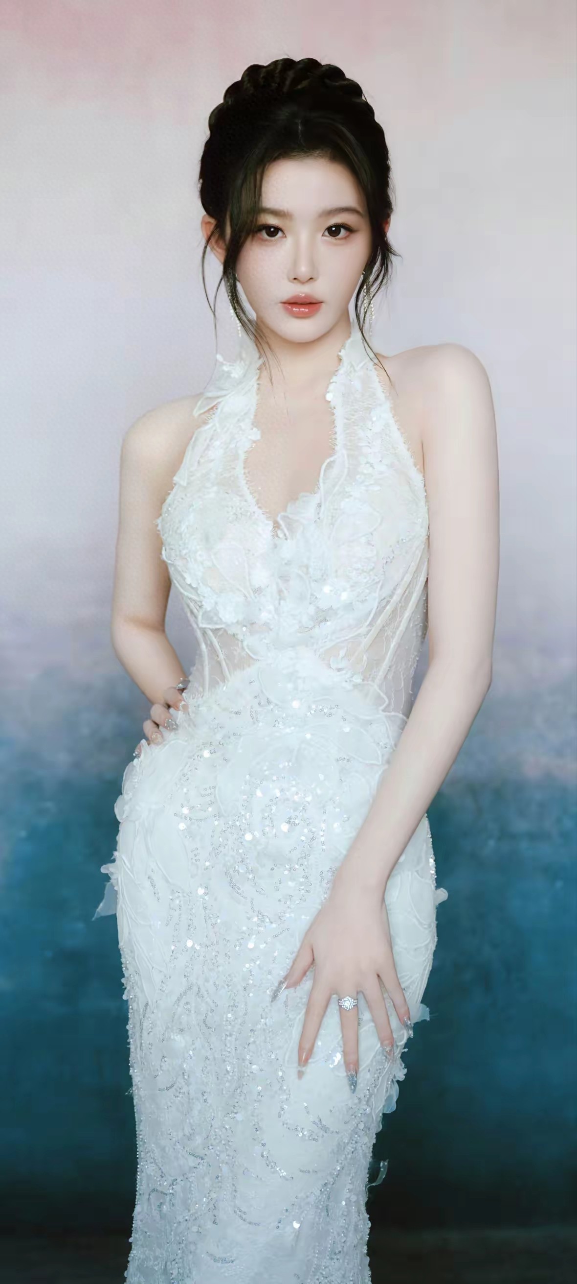 孔雪儿，把星光穿在身上！这件鱼尾礼裙才是仙女本仙！