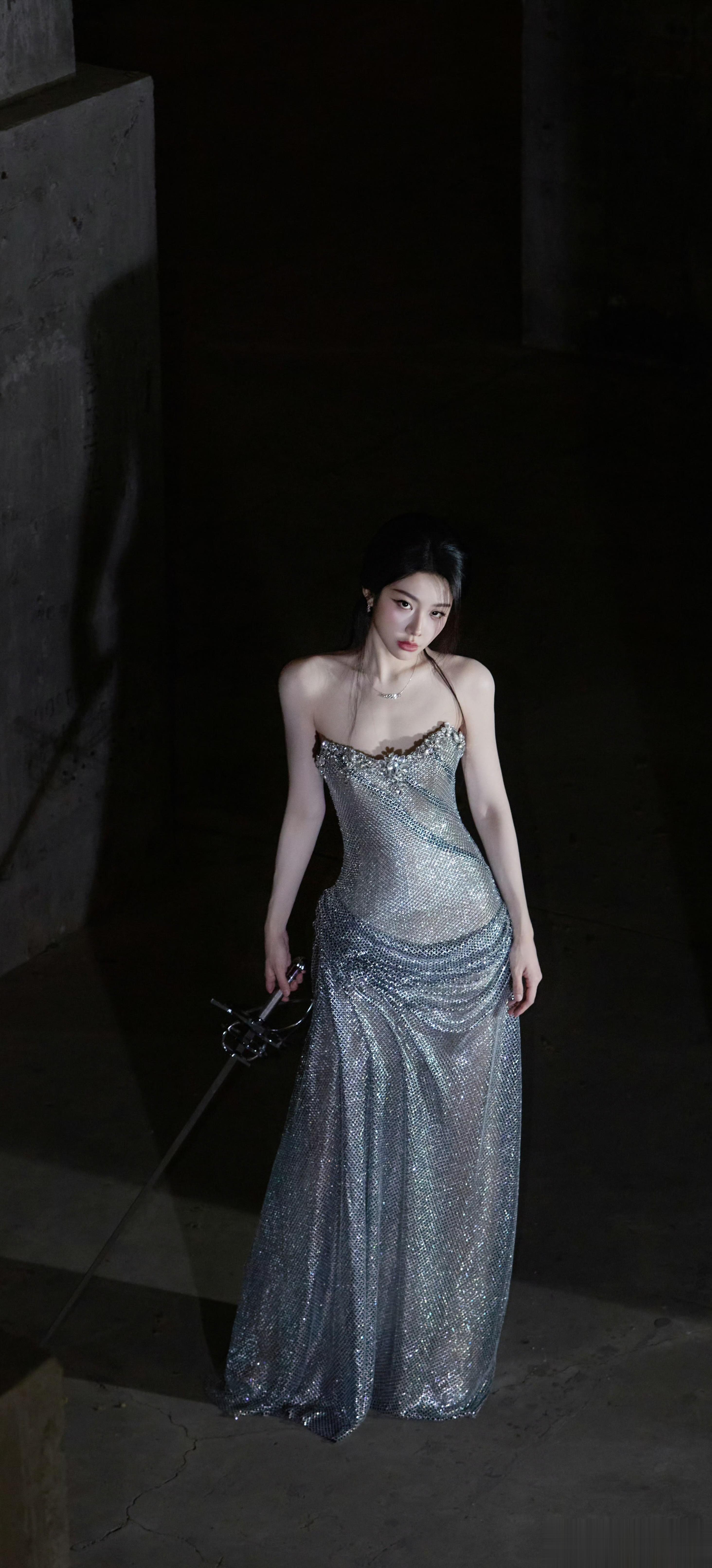 喻言时尚之夜红毯，被狠狠美到了，完全是冷脸女王！