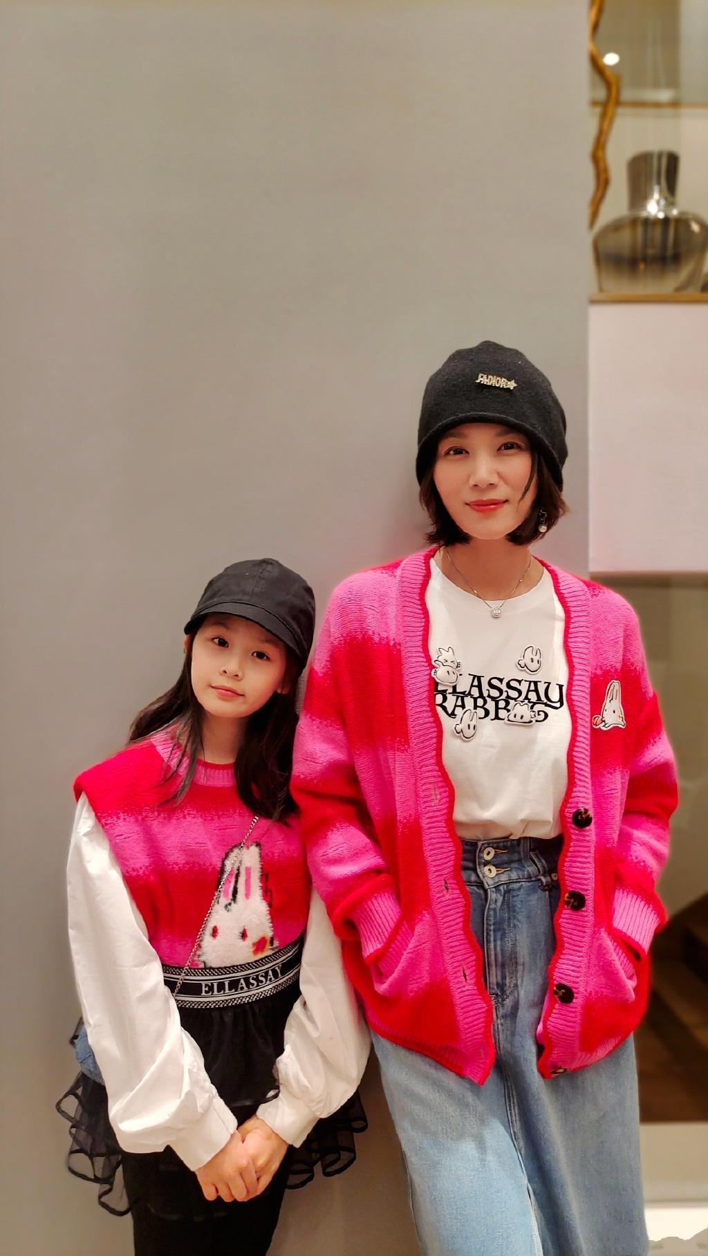 离开陈思诚后,她闪婚外国富豪7个月就离婚,如今单身带娃很潇洒