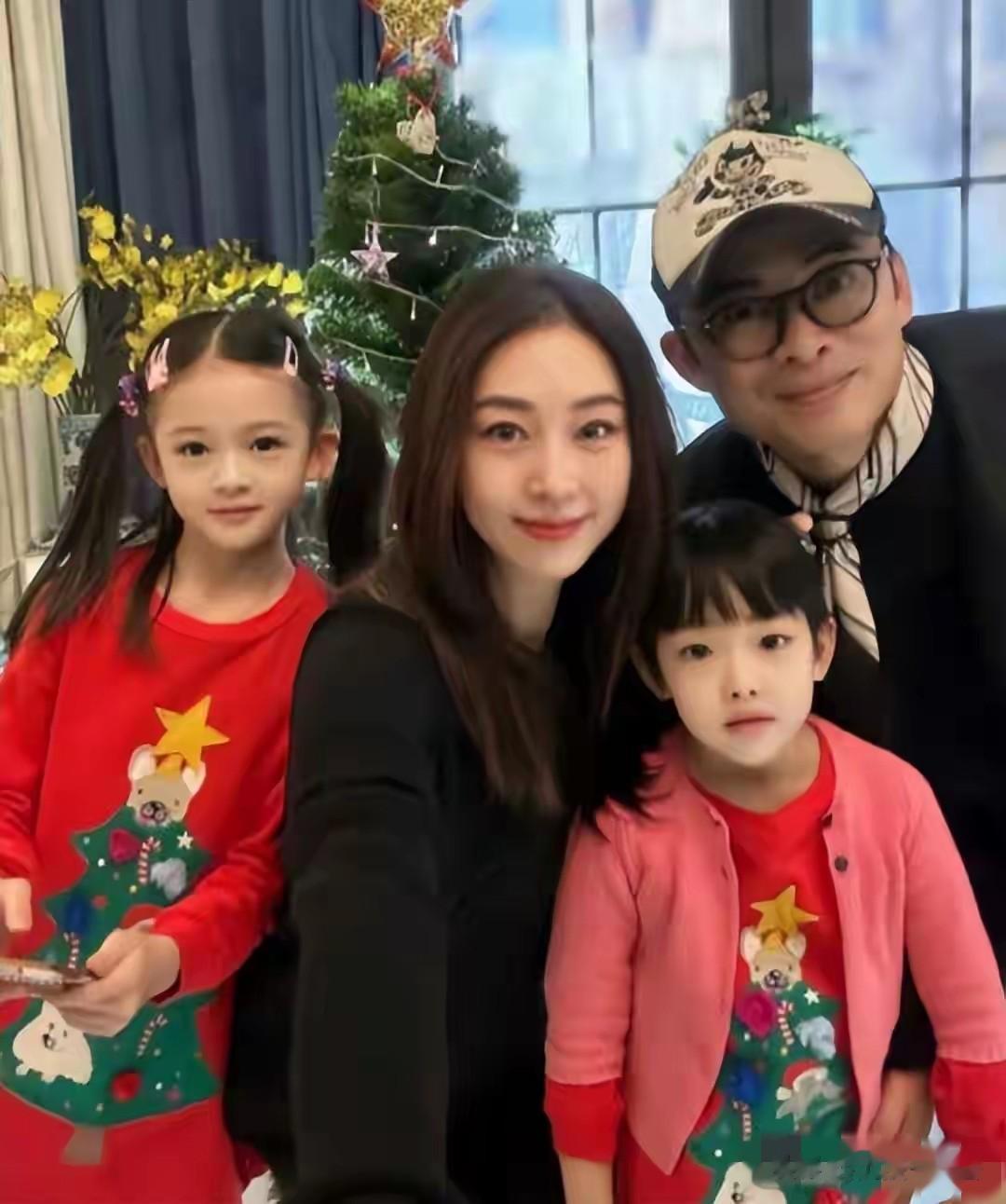 果然老婆还是要娶漂亮的,看樊少皇和贾晓晨的女儿们长得有多美!